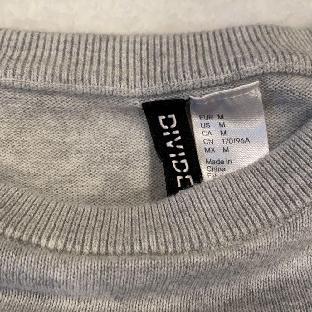 Bundle!!! H&M Tops   - Picture 4 of 7
